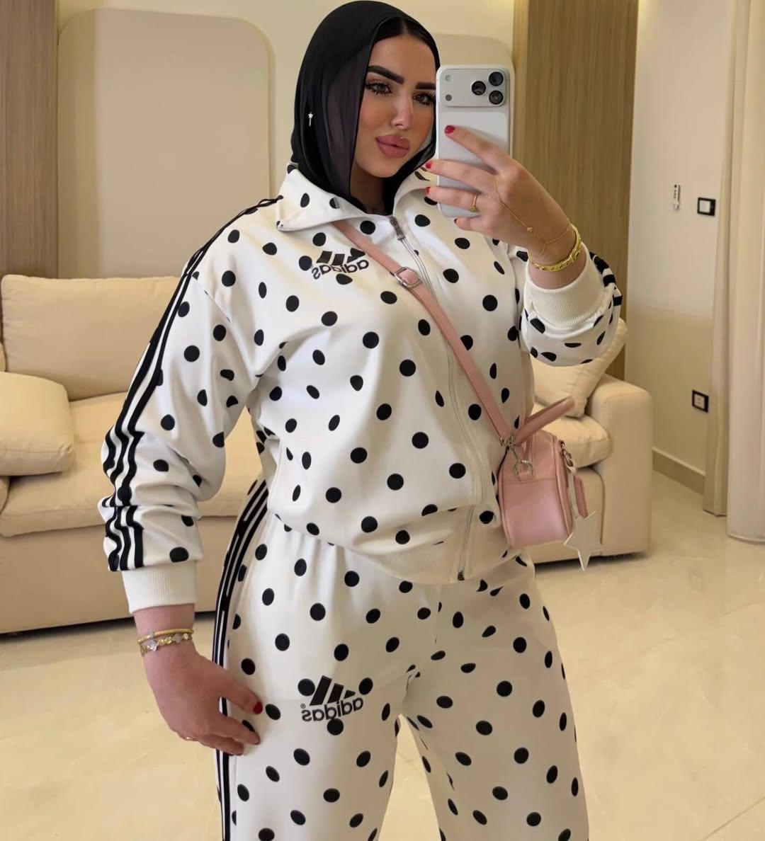 سوت منقط🤍🖤